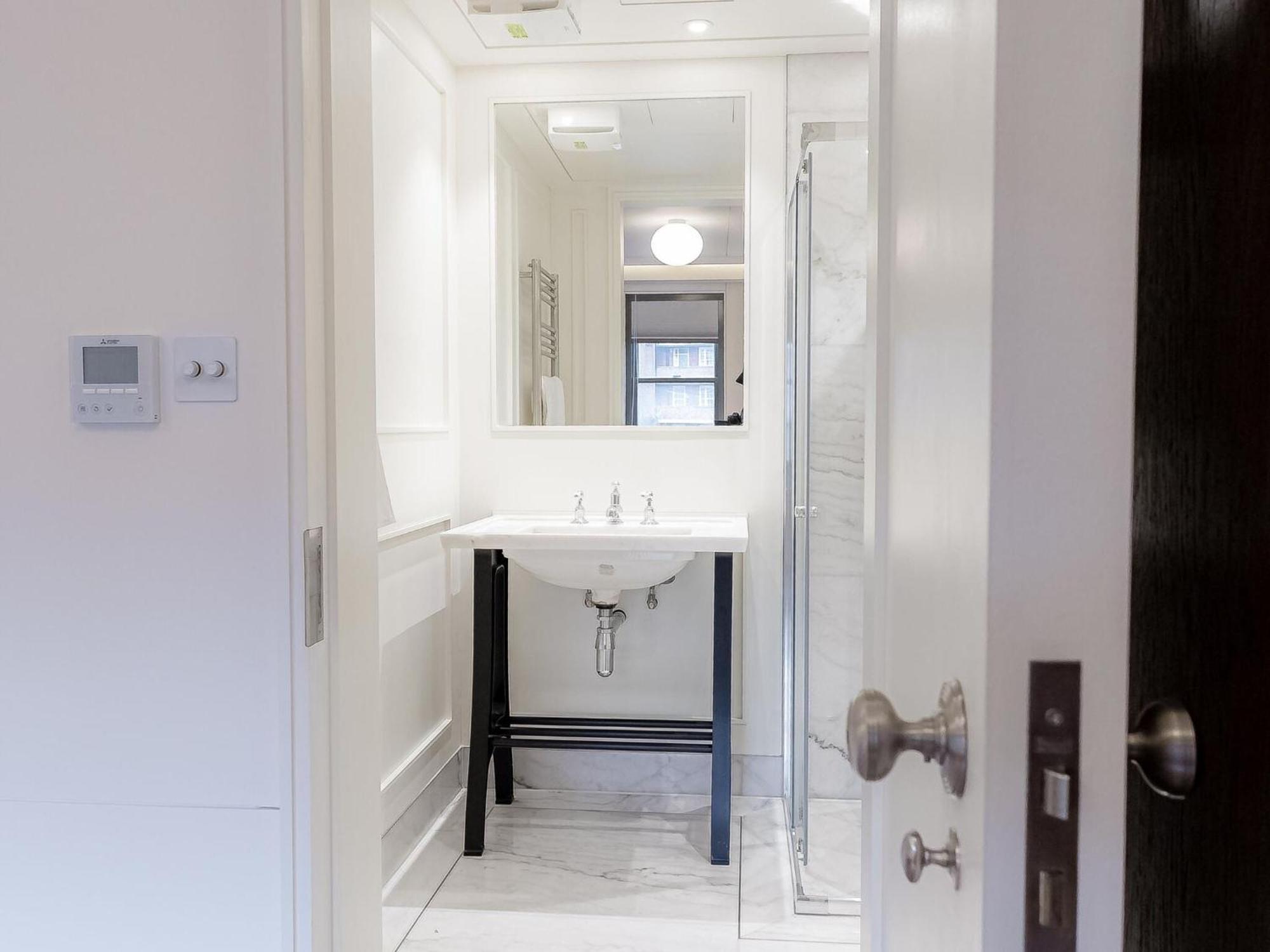 Modern Deluxe Five Bedroom House Near Chalk Farm Station By Belvilla 伦敦 外观 照片